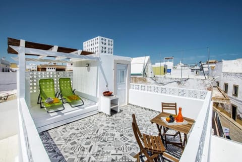 View (from property/room), Balcony/Terrace, sunbed
