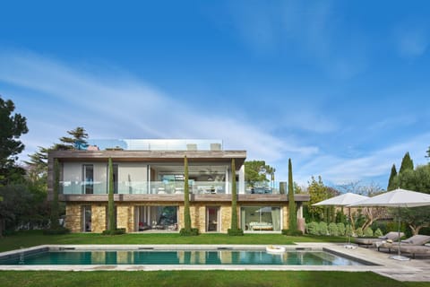 Property building, Garden, Pool view, Swimming pool