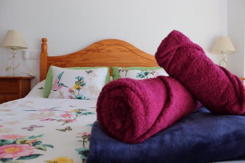 Bed, Photo of the whole room, Decorative detail, Bedroom, On site, Area and facilities