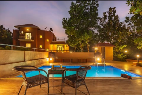Property building, Patio, Natural landscape, Pool view, Swimming pool, Swimming pool, Sunset