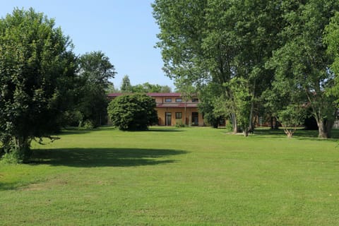 Property building, Spring, Day, Natural landscape, Garden, Garden view