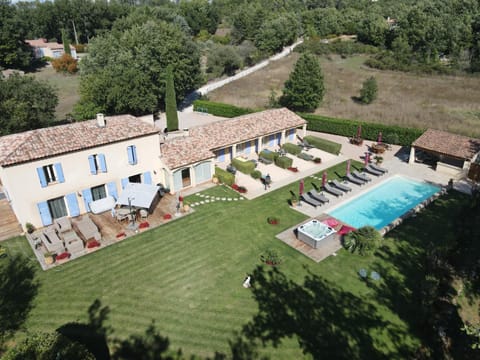 Property building, Patio, Bird's eye view, Garden, Garden view, Pool view, Swimming pool, sunbed