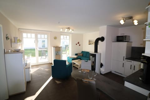 Living room, Photo of the whole room