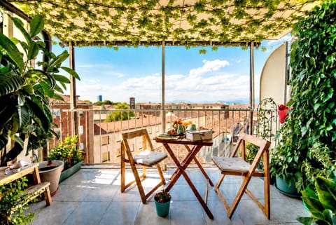 Patio, Spring, Day, View (from property/room), Balcony/Terrace, Seating area, Dining area