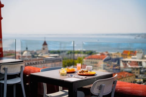 Day, Natural landscape, View (from property/room), Balcony/Terrace, Food and drinks, Food, City view, Breakfast, Continental breakfast, Drinks