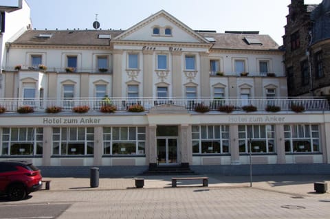 Property building, Day