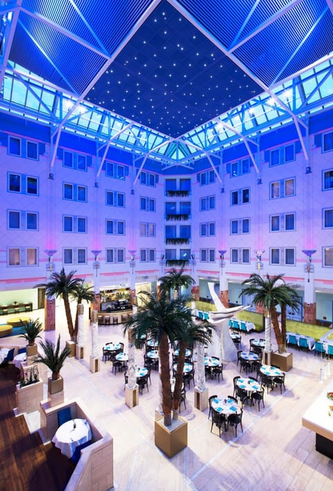 Restaurant/places to eat, Lobby or reception