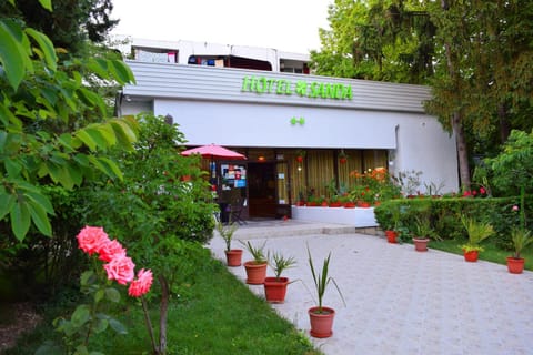 Property building, Facade/entrance