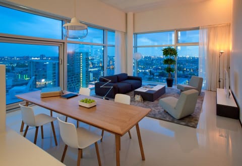 View (from property/room), View (from property/room), Living room, Photo of the whole room, Seating area