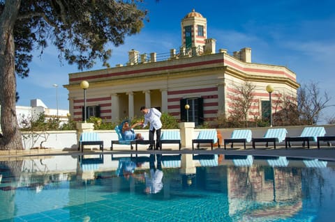 Swimming pool, Swimming pool