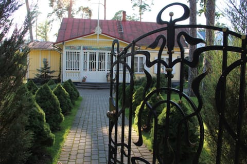 Facade/entrance, Decorative detail