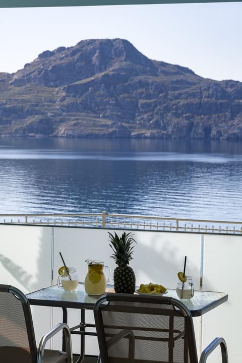 Day, View (from property/room), Balcony/Terrace, Seating area, Sea view