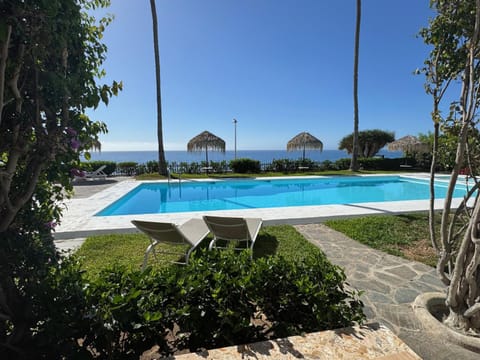 Garden view, Sea view, Swimming pool, sunbed
