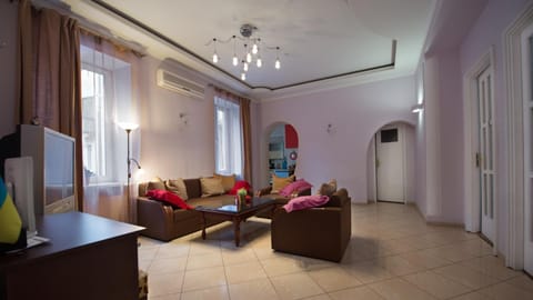Communal lounge/ TV room, TV and multimedia, View (from property/room)