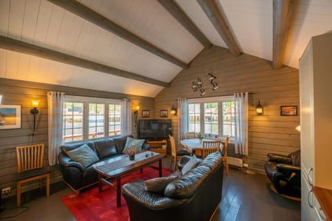 TV and multimedia, Living room, Seating area, locker