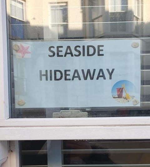 Seaside Hideaway - Free Onstreet Parking House in Scarborough