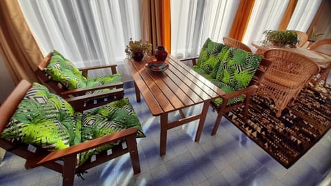 Summer, Living room, Seating area, Dining area