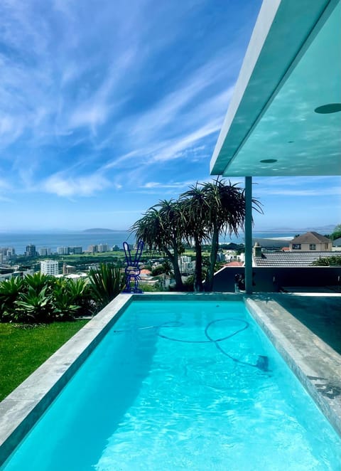 Upper Sea View Villa in Sea Point