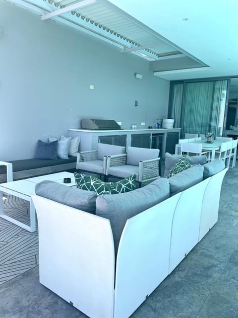 Upper Sea View Villa in Sea Point