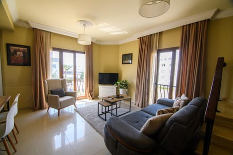 TV and multimedia, Living room, Seating area, Evening entertainment