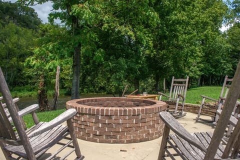 Riverfront Studio with Community Pool and Fire Pit Apartment in Sevier County