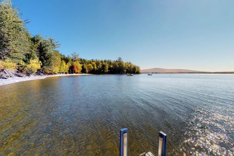 Charloon Cabin Cabin in Beaver Cove