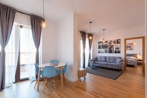 Living room, Photo of the whole room, Seating area, Dining area