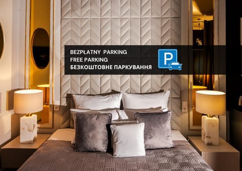 Bed, Seating area, Bedroom
