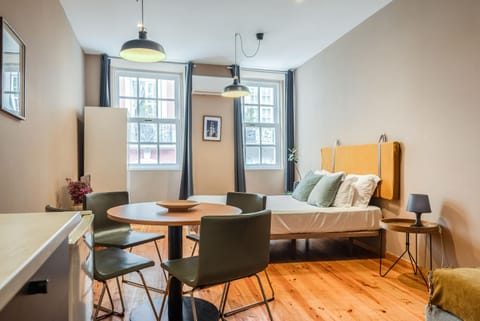 Bedroom, Dinner