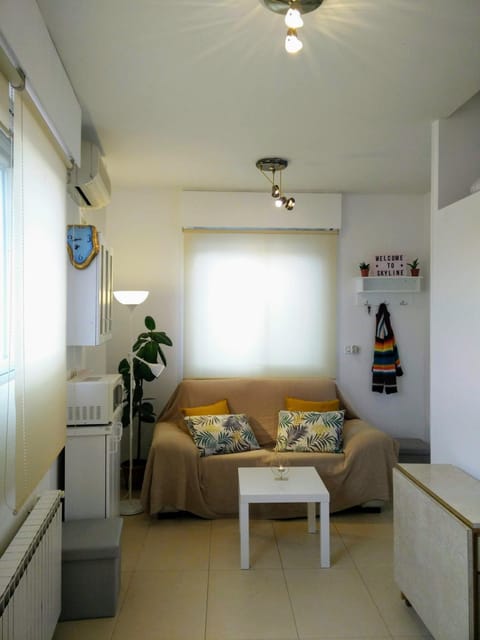 Communal lounge/ TV room, Living room, Lobby or reception, Photo of the whole room, Decorative detail, Decorative detail, Dining area