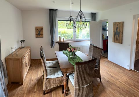 Living room, Seating area, Dining area