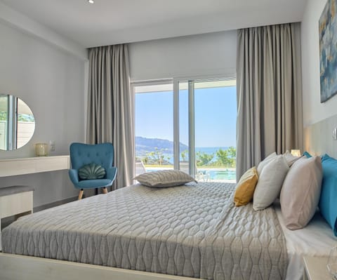 Bed, Natural landscape, Photo of the whole room, Bedroom, Sea view