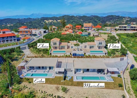 Property building, Neighbourhood, Natural landscape, Bird's eye view, Swimming pool, Location, Parking