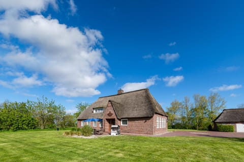 Alte Schule unter Reet- Klassenzimmer Apartment in Nordfriesland