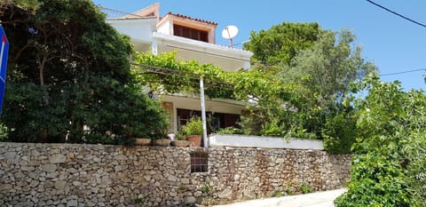 Property building, Facade/entrance, On site