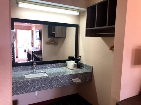 Legacy Inn - Gallatin Motel in Gallatin