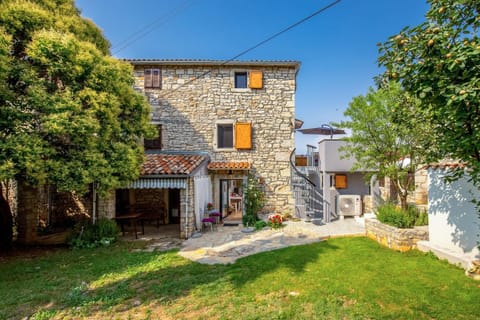 Property building, Garden, Garden view