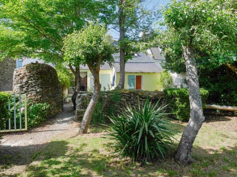 Maison de pays à Locmaria, proche plage, animaux admis - FR-1-418-158 House in Locmaria