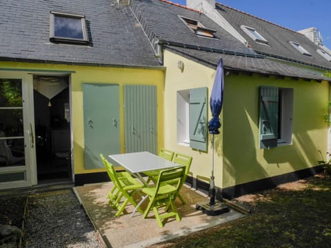 Maison de pays à Locmaria, proche plage, animaux admis - FR-1-418-158 House in Locmaria