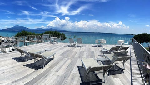 Balcony/Terrace, Lake view