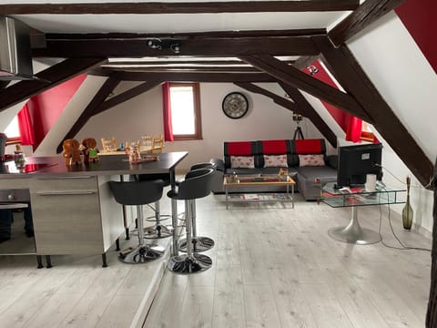 TV and multimedia, Kitchen or kitchenette, Living room, Dining area