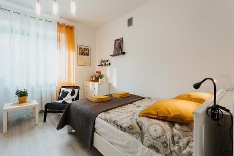 Day, Photo of the whole room, Decorative detail, Bedroom, bunk bed
