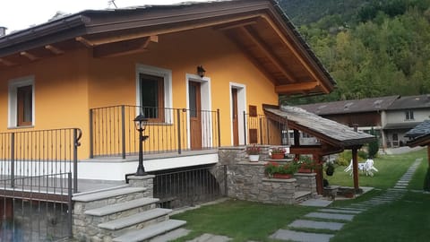 Facade/entrance