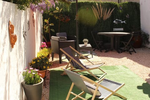 Patio, Garden view