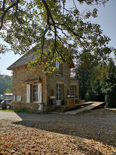 Property building, Facade/entrance, Lobby or reception