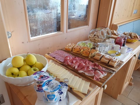 Breakfast, Continental breakfast, Buffet breakfast