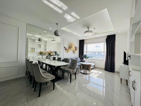 Living room, Dining area