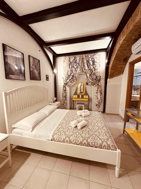 Bed, Photo of the whole room, Bedroom, towels, air conditioner