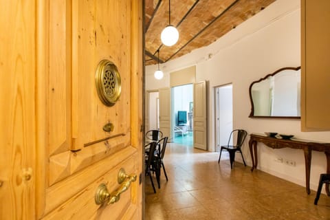 Facade/entrance, Dining area