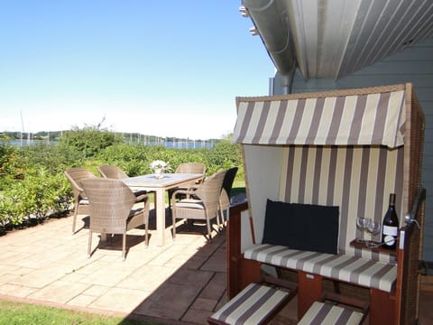 Day, Balcony/Terrace, Seating area, Dining area